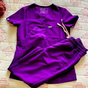 Magic purple figs size small